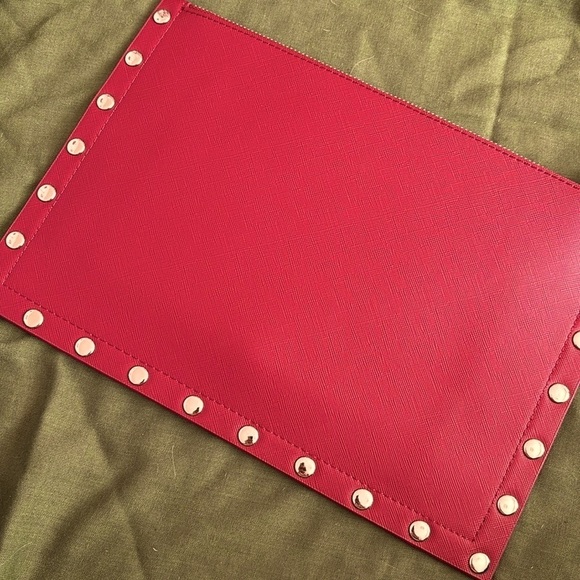 Brand New White House Black Market Maroon Studded Floral Large Wristlet Clutch - Picture 6 of 14